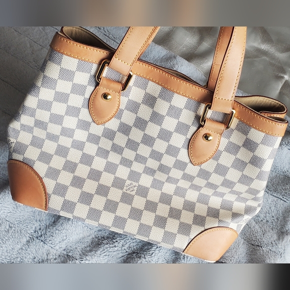 LV Hampstead Tote - Picture 12 of 17